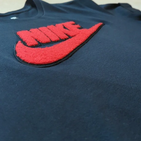 Nike Premium T-Shirt - Picture 2 of 4